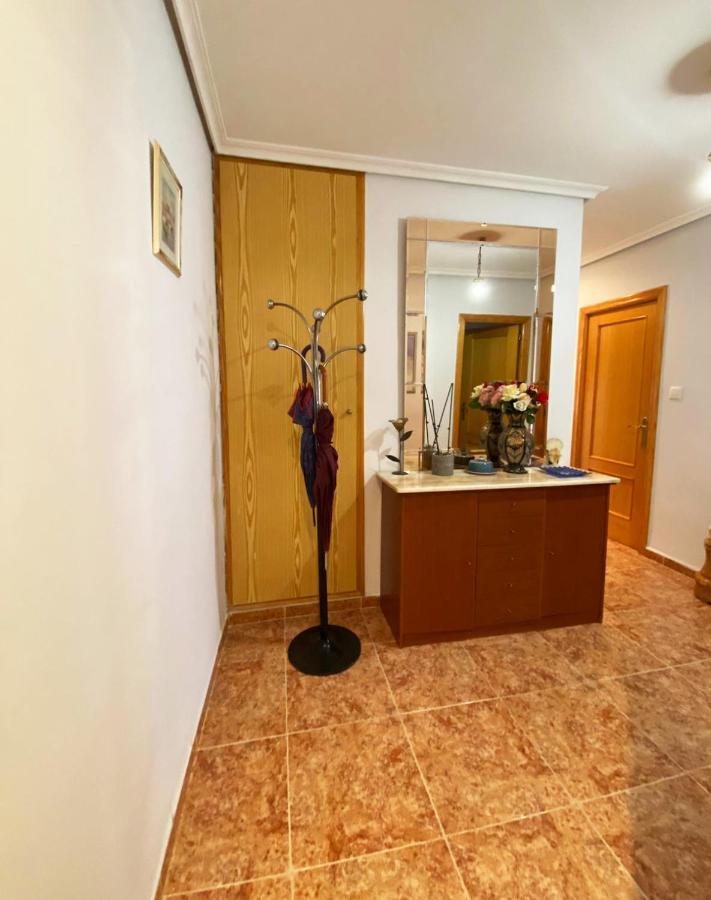 Rooms In Valencia Great Location In Shared Apartment Exterior photo