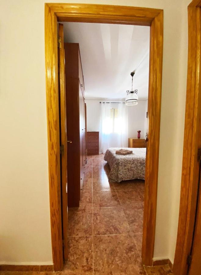 Rooms In Valencia Great Location In Shared Apartment Exterior photo