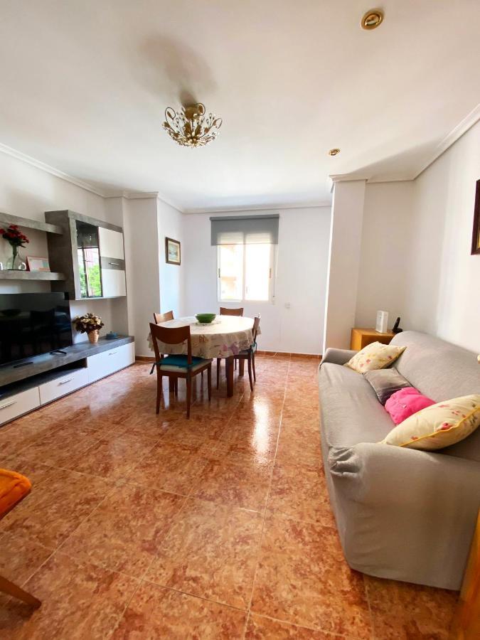 Rooms In Valencia Great Location In Shared Apartment Exterior photo