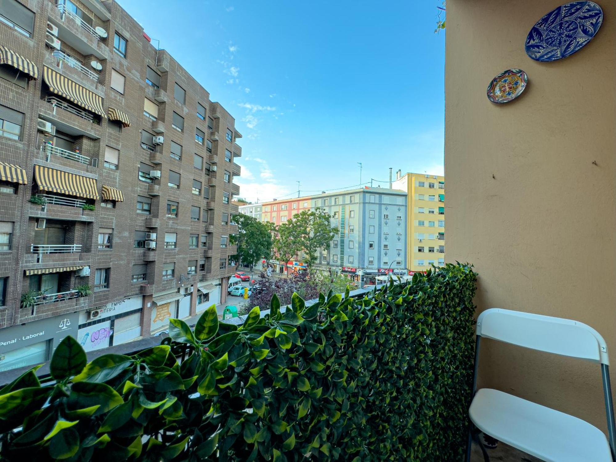 Rooms In Valencia Great Location In Shared Apartment Exterior photo